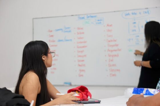 Gobierno de Isla Mujeres ofrece clases gratuitas de inglés y regularización escolar para niñas y niños